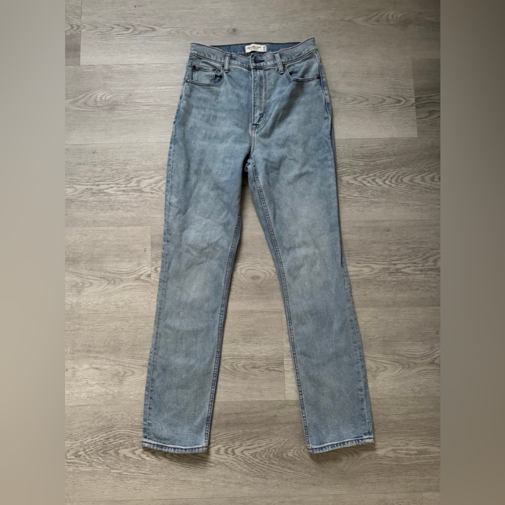 Abercrombie and Fitch 90s slim straight jeans size 6